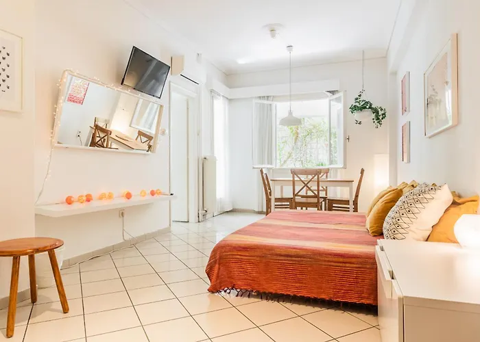 Beautiful Apt With Green Veranda - Heart Of Athens