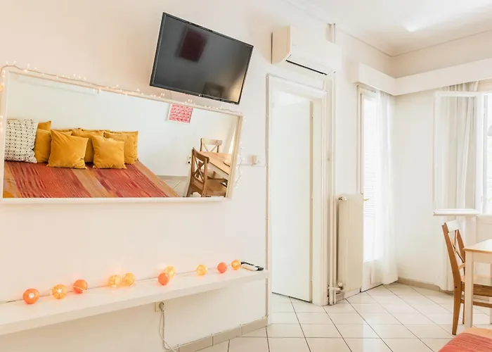Beautiful Apt With Green Veranda - Heart Of Athens